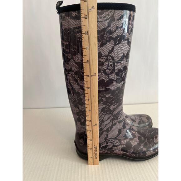 Kamik Tall Rubber Rain Boots Wellies Black Lace Print Womens Size 8 - Picture 11 of 11